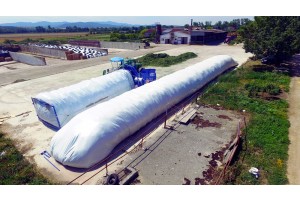Silážní lis EB 310 LS v travních senážích, senážní vak